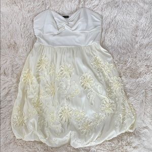 NEW NEVER WORN Cream floral detail dress